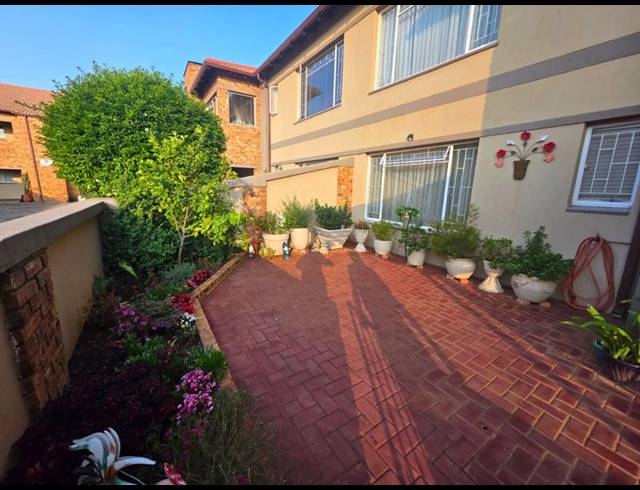 2 BEDROOM APARTMENT FOR SALE IN NORTON'S HOME ESTATE